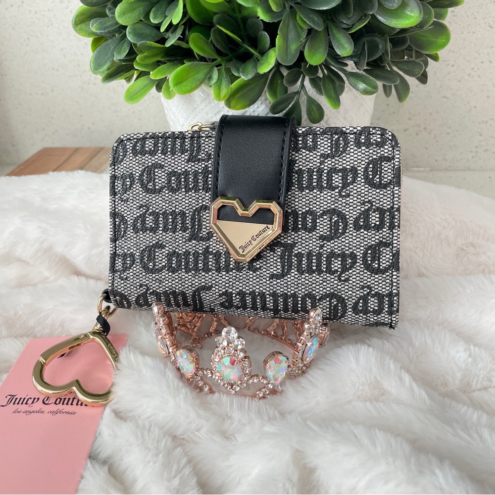 NEW Juicy Couture Gothic Monogram Bifold Wallet‎ Black Heart Snap Keychain